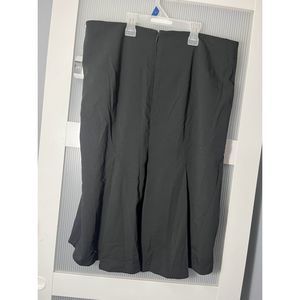 G_NWT!! Mossimo Black Size 10 Knee Length Skirt Pleated Flare